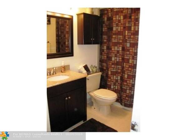 Aventura, FL 33180,20945 Bay Ct  #135