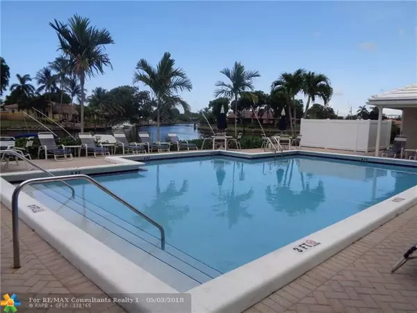 Pompano Beach, FL 33060,180 Cypress Club Dr  #806