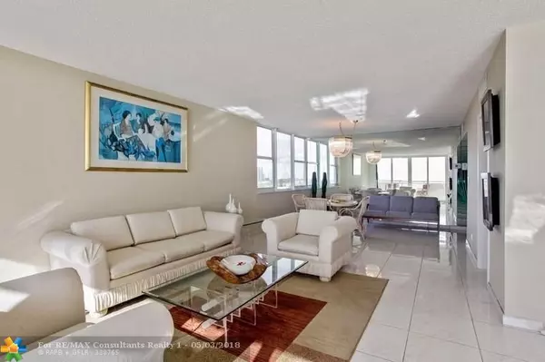 Hallandale, FL 33009,3180 S Ocean Dr  #616