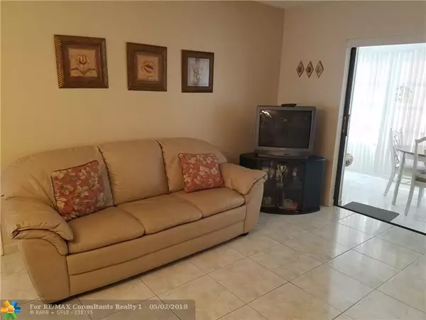 Lauderdale Lakes, FL 33319,4270 NW 40th St  #306