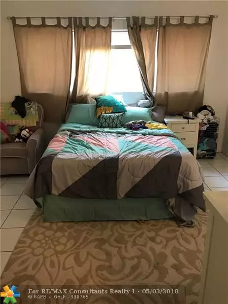 Boynton Beach, FL 33435,2303 S Federal Hwy  #9