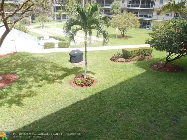 Deerfield Beach, FL 33441,806 SE 7th Street  #204