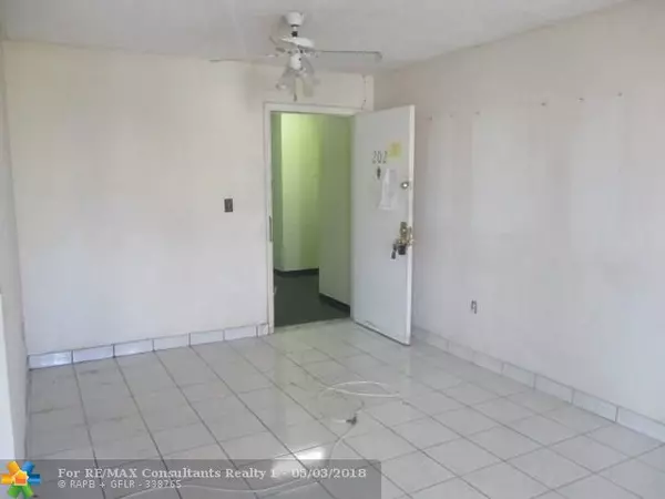 Miami Beach, FL 33141,1990 Marseille Dr  #202