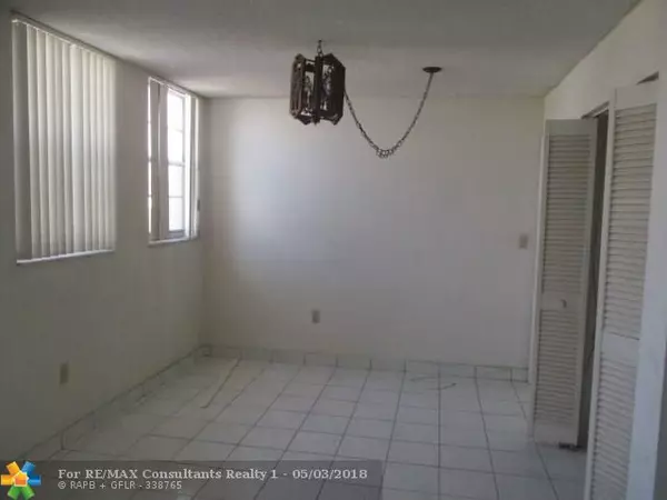 Miami Beach, FL 33141,1990 Marseille Dr  #202