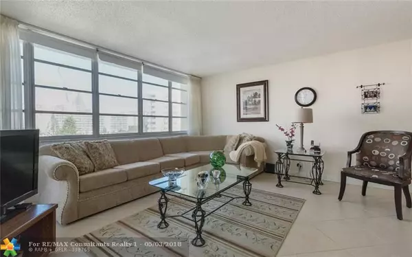 Hallandale, FL 33009,1817 S Ocean Dr  #620