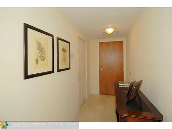 Fort Lauderdale, FL 33305,2001 N Ocean  #403S