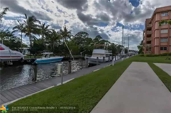 Fort Lauderdale, FL 33315,900 River Reach Dr  #210