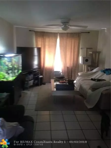 Pompano Beach, FL 33064,1250 E Sample Rd  #104