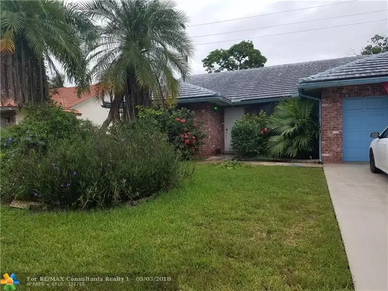 10108 NW 70th St, Tamarac, FL 33321