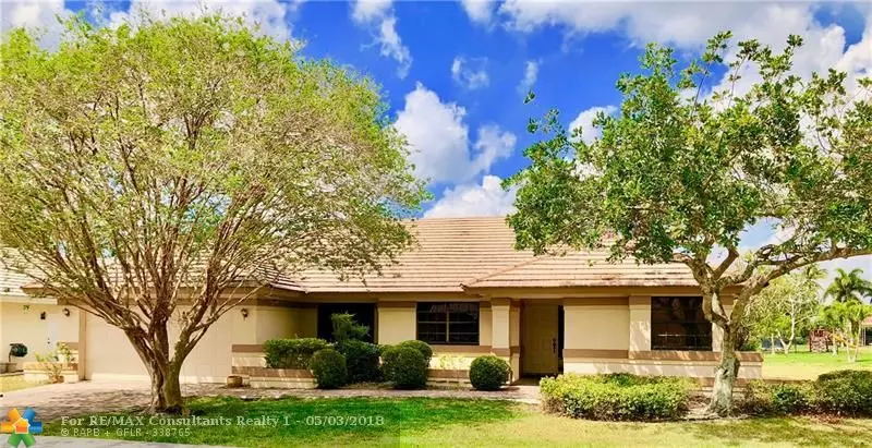 1511 E Oak Knoll Cir, Davie, FL 33324