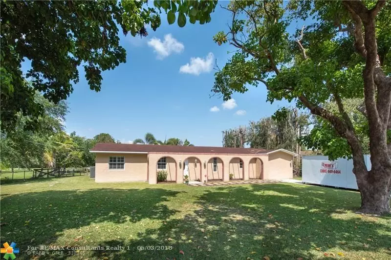 14711 SW 21st St, Davie, FL 33325