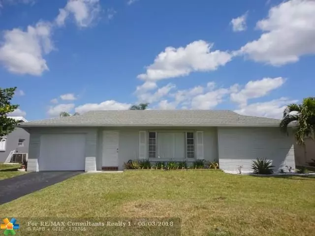 9605 NW 80th St, Tamarac, FL 33321