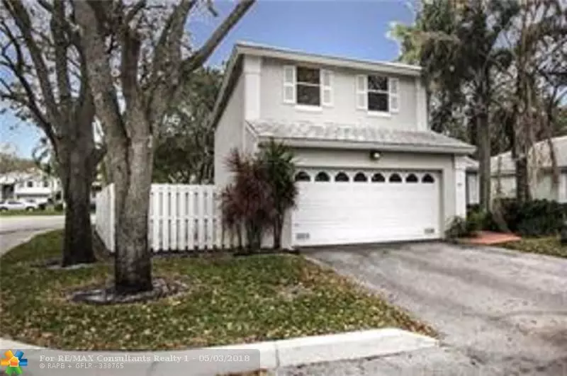 9945 NW 2nd Ct, Plantation, FL 33324