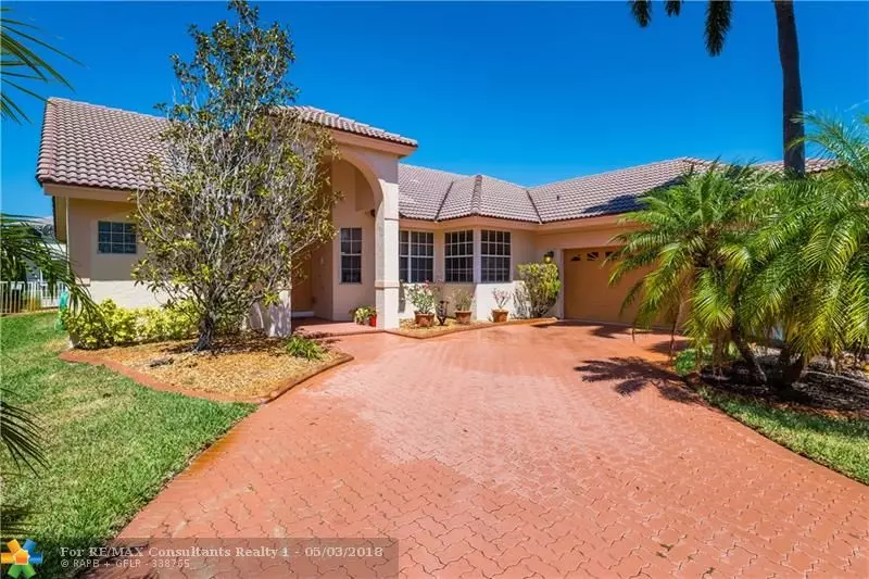 600 E Cypress Pointe Dr, Pembroke Pines, FL 33027