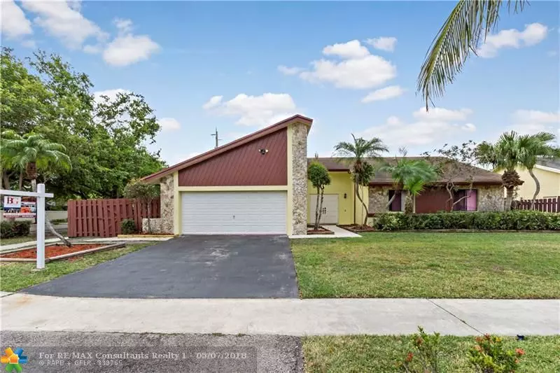 8200 NW 54th St, Lauderhill, FL 33351