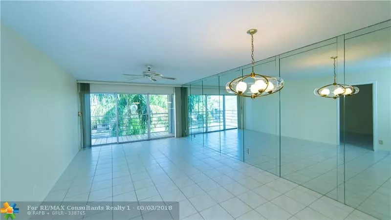 8330 Sands Point Blvd  #306, Tamarac, FL 33321