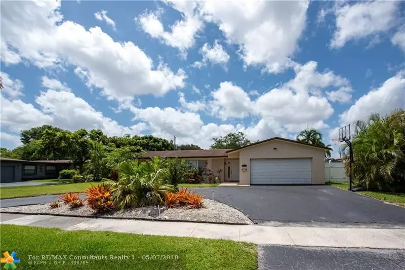 5602 SW 1st St, Plantation, FL 33317