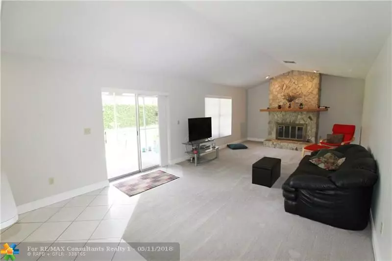 11500 NW 40th Ct, Coral Springs, FL 33065