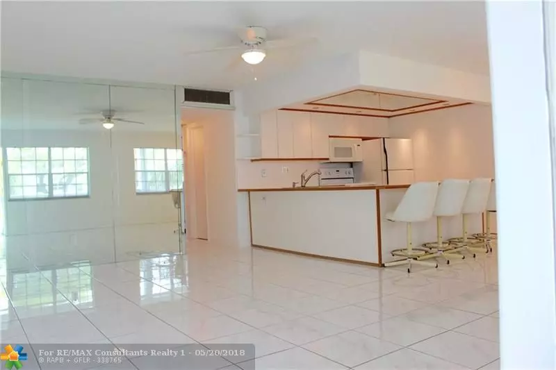 2455 NE 51st St  #E-202, Fort Lauderdale, FL 33308