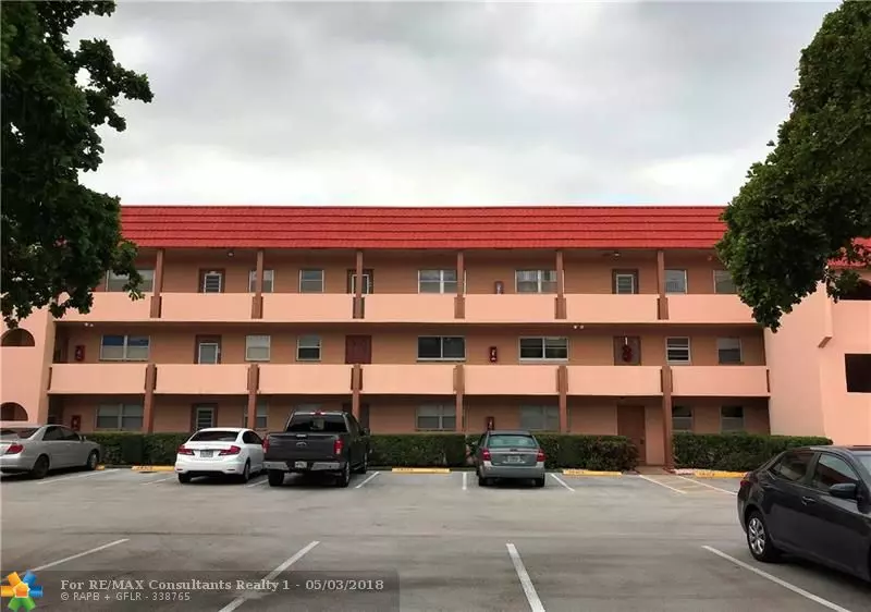 Sunrise, FL 33322,8040 Sunrise Lakes Dr. N  #310