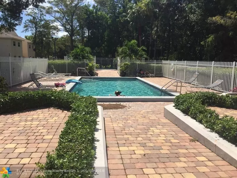 Deerfield Beach, FL 33064,601 Cypress lake blvd  #C14
