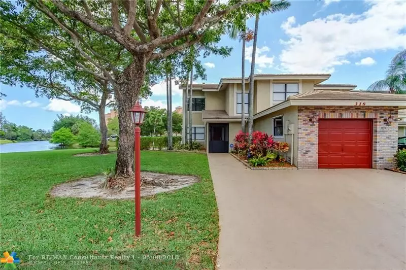 Deerfield Beach, FL 33442,318 LAKESIDE WAY  #318