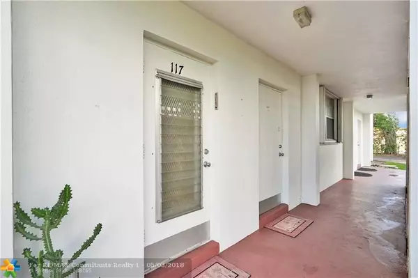 Deerfield Beach, FL 33441,400 SE 10th St  #117