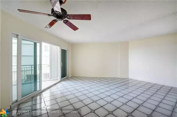 Pompano Beach, FL 33062,710 N Ocean Blvd  #211