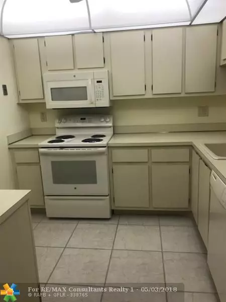 Lauderhill, FL 33313,6475 W Oakland Park Blvd  #209