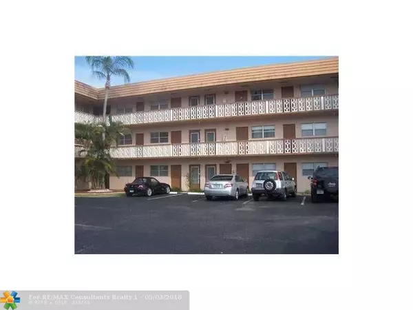 Deerfield Beach, FL 33064,3930 Crystal Lake Dr  #105