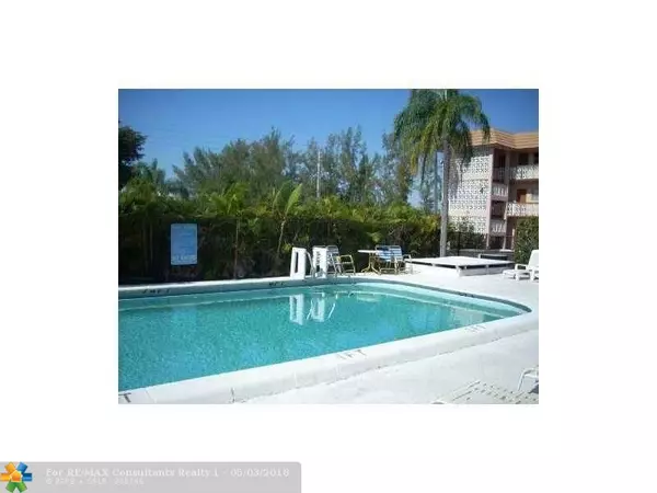 Deerfield Beach, FL 33064,3930 Crystal Lake Dr  #105