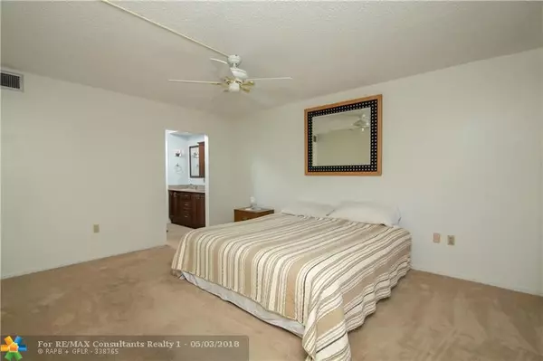 Pompano Beach, FL 33060,1100 SE 5th Ct  #83