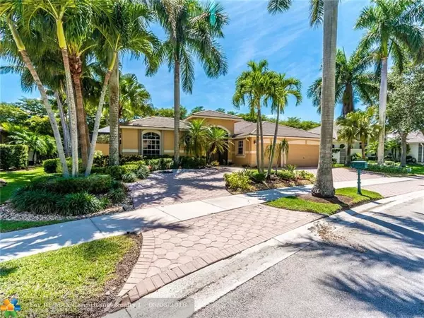 Weston, FL 33327,2555 Montclaire Cir