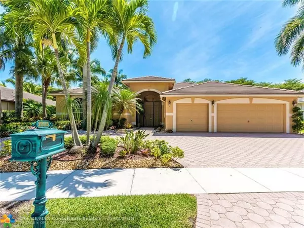 Weston, FL 33327,2555 Montclaire Cir