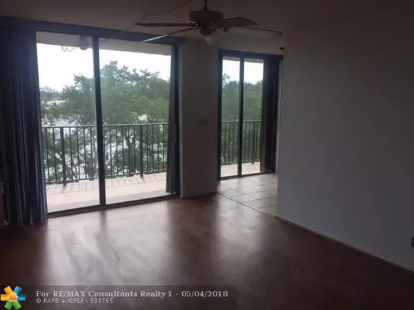 Pompano Beach, FL 33064,3590 Blue Lake Dr  #403