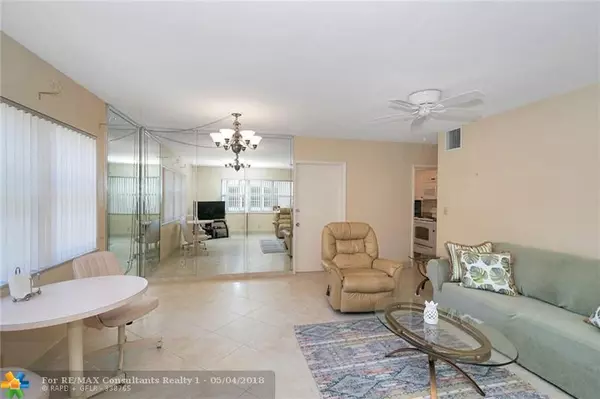 Pompano Beach, FL 33062,3213 Colony Club Rd  #3-E