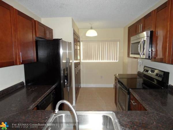 Pembroke Pines, FL 33025,219 Palm Cir  #219