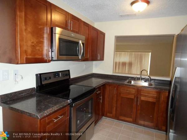 Pembroke Pines, FL 33025,219 Palm Cir  #219