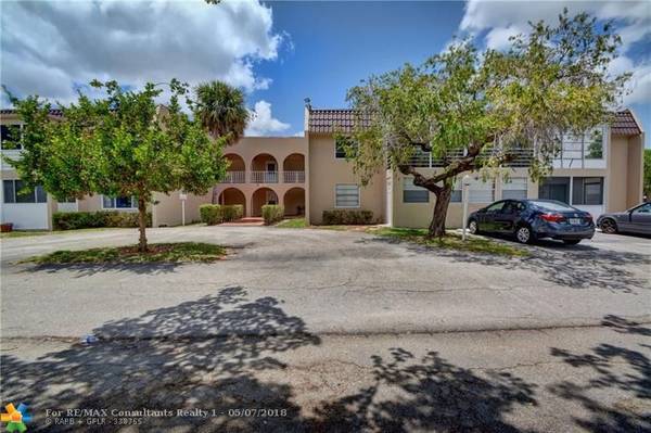 2710 Riverside Dr  #102, Coral Springs, FL 33065