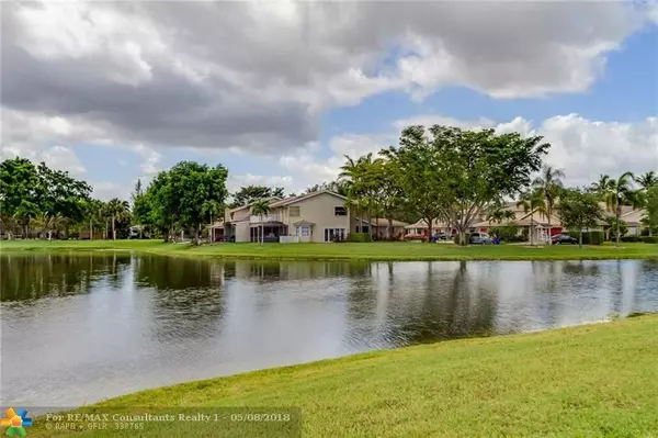 Deerfield Beach, FL 33442,318 LAKESIDE WAY  #318