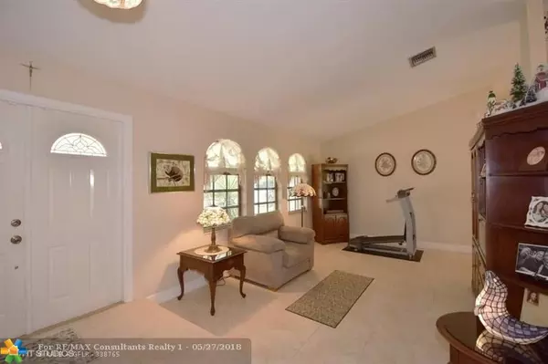 Plantation, FL 33324,700 Bluebird Ln