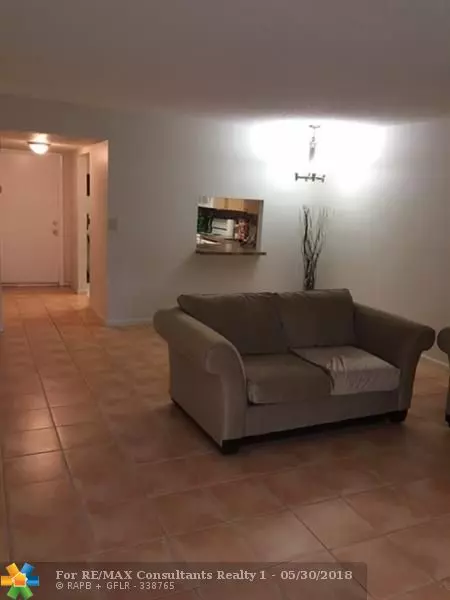 Plantation, FL 33325,400 Commodore Dr  #218