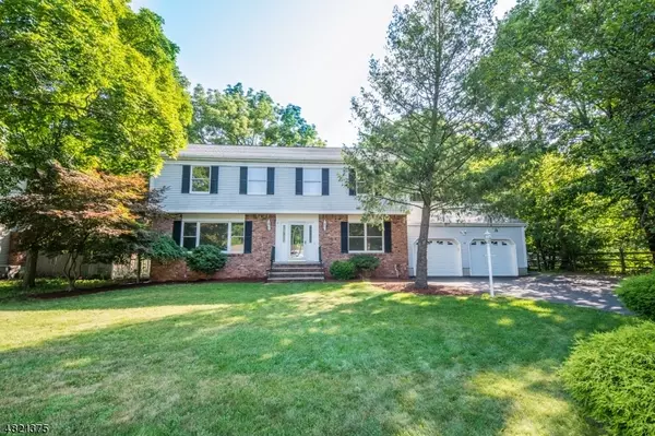 19 DOGWOOD DR, Oakland Boro, NJ 07436