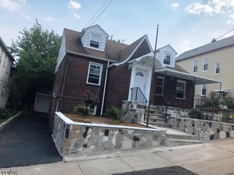 147 TRIMBLE AVE, Clifton City, NJ 07011