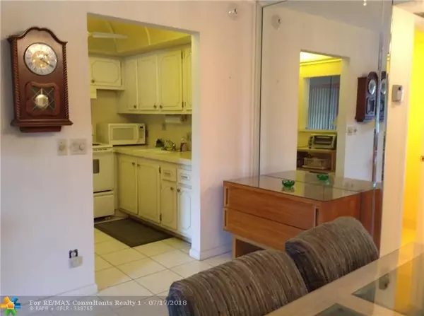 Deerfield Beach, FL 33442,2112 Cambridge E #2112