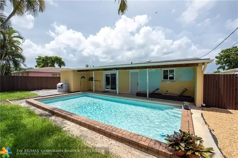 6940 SW 10th St, Pembroke Pines, FL 33023