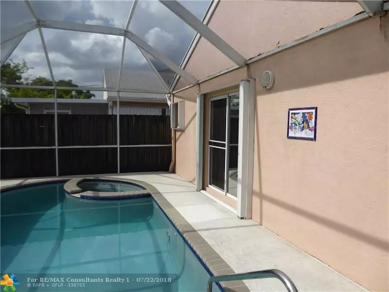 4235 SW 72nd Ter, Davie, FL 33314