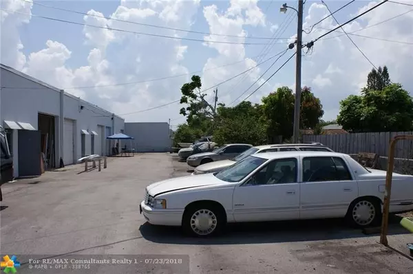 Deerfield Beach, FL 33064,825 NE 42nd ST