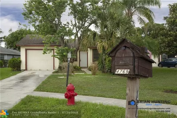 4769 Brook Dr, West Palm Beach, FL 33417