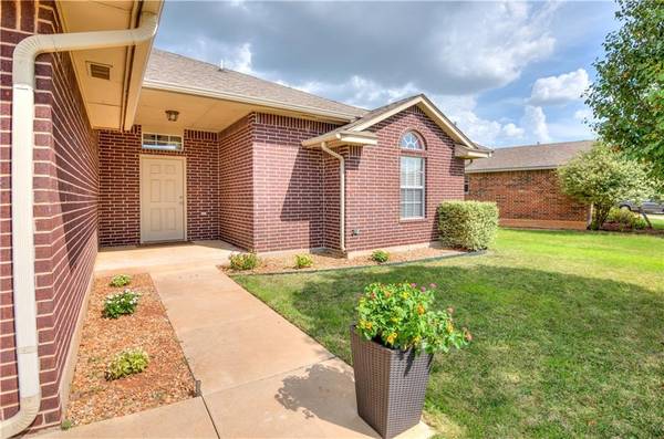 8204 Greer Way, Oklahoma City, OK 73132